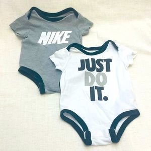 NIKE Baby Boy 2 Pack Onesies SIZE 6 months preloved 💕